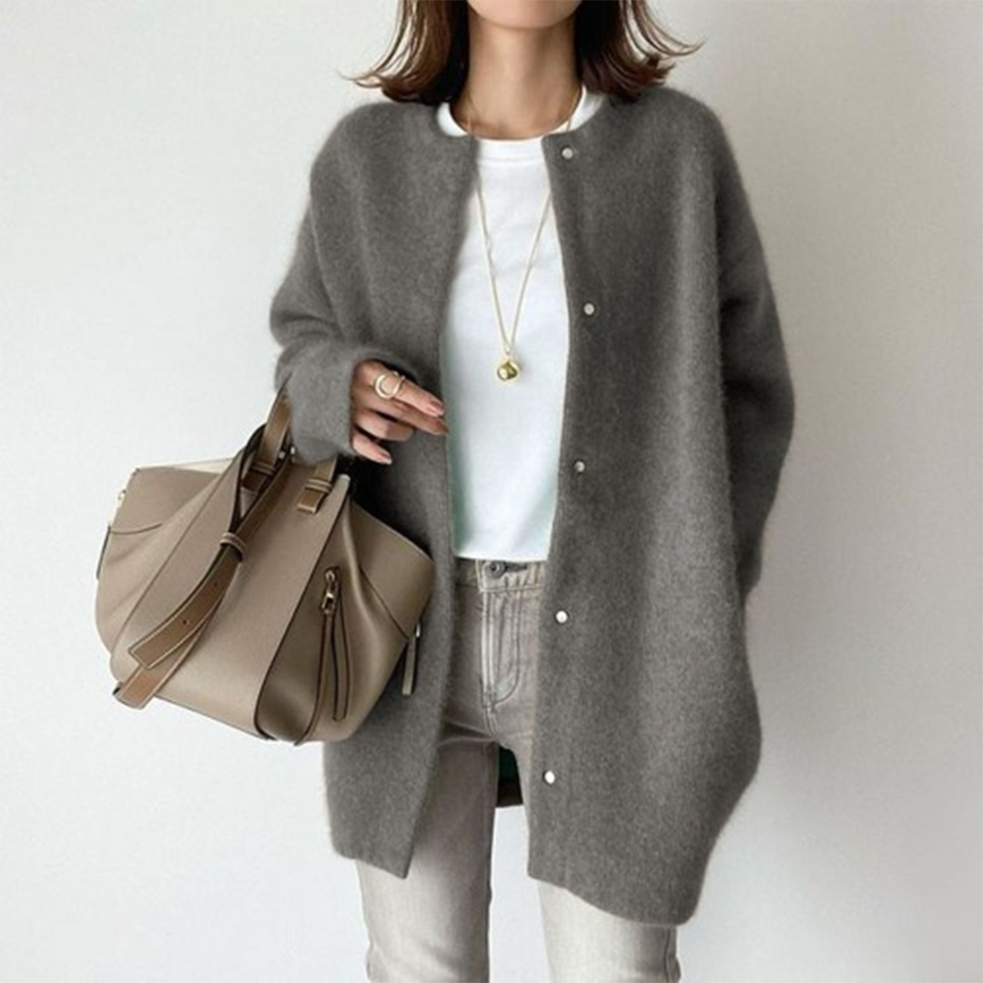 Chloé™ | Cozy Elegant Cardigan